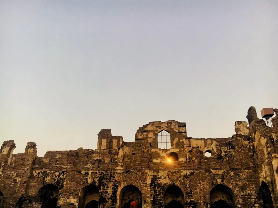 Photo of Golkonda Fort, Makki Darwaza, Golconda Fort, Hyderabad, Telangana, India by Apurva Chaudhary