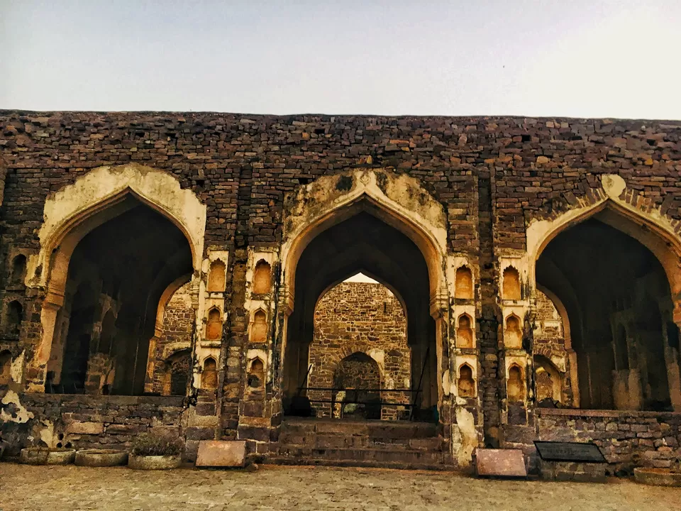 Photo of Golkonda Fort, Makki Darwaza, Golconda Fort, Hyderabad, Telangana, India by Apurva Chaudhary
