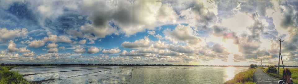 Photo of Lush green landscapes. Awesome clouds. Even more awesome food. What more can you want...;) 10/39 by Jerrin Issac