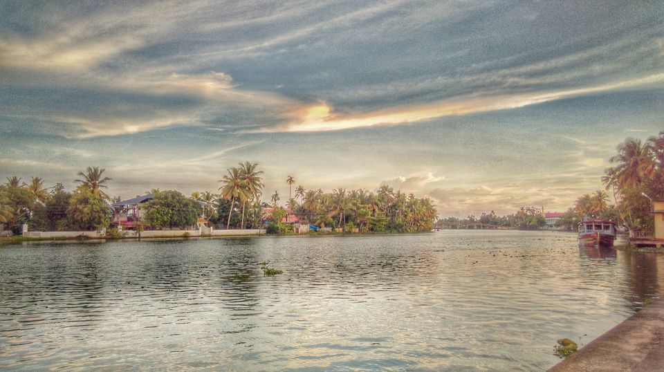 Photo of Lush green landscapes. Awesome clouds. Even more awesome food. What more can you want...;) 25/39 by Jerrin Issac