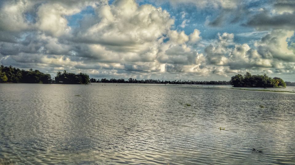 Photo of Lush green landscapes. Awesome clouds. Even more awesome food. What more can you want...;) 36/39 by Jerrin Issac