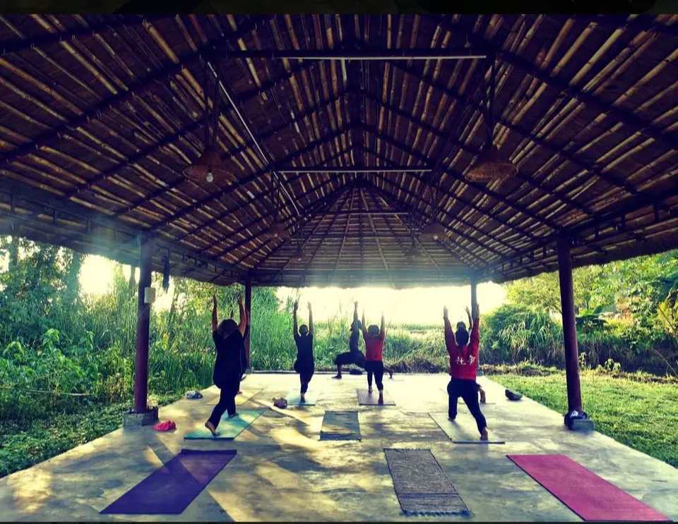 Photo of प्रकृति के गोद में बसा एक इको-विलेज जहाँ योग और ध्यान के साथ मना सकते हैं बेहतरीन छुट्टियाँ by Rakesh kumar Varma