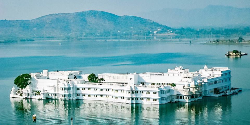Photo of Lake Palace hotel, Pichola, Udaipur, Rajasthan, India by Viral Paun