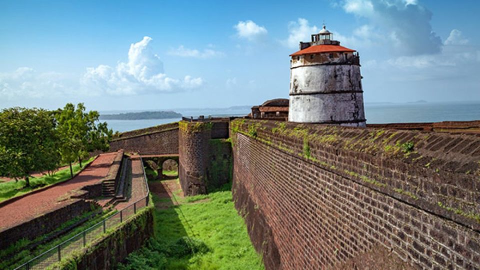 Photo of Fort Aguada Road, Candolim, Goa, India by Viral Paun