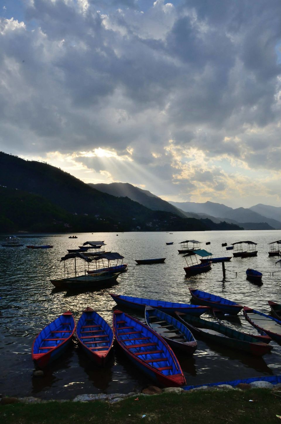 Photo of Phewa Lake, Pokhara, Western Region, Nepal by Raj Abhishek