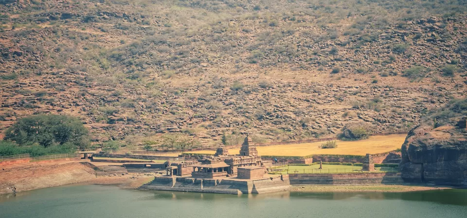 Photo of Badami Cave Temples, Badami, Karnataka, India by Raj Abhishek