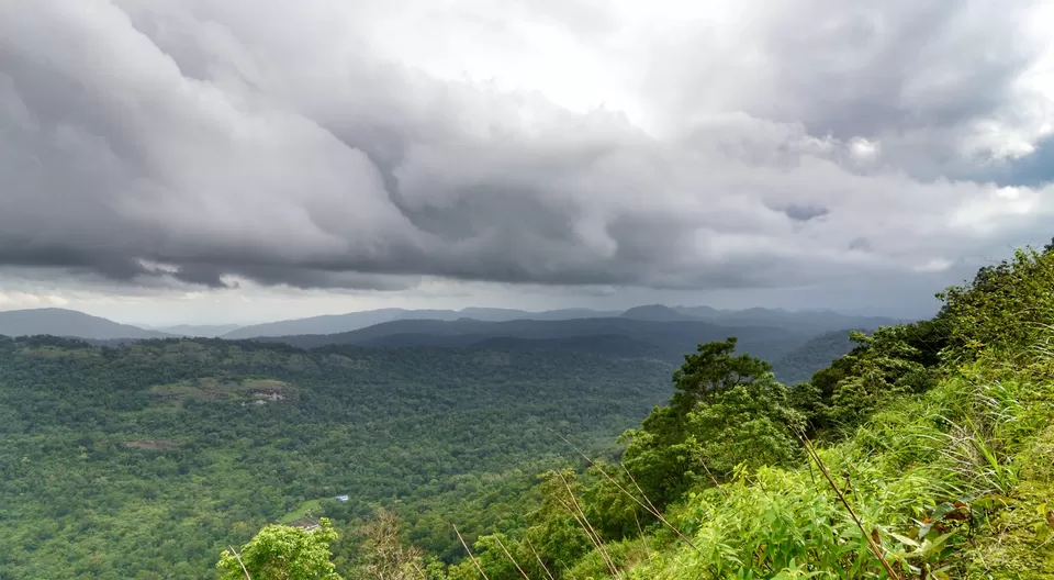 Photo of Sholayar Reservoir Dam, Pariyaram, Kerala, India by Raj Abhishek