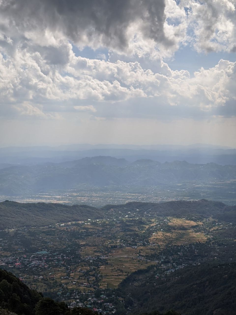 Photo of Billing Valley, Biling, Himachal Pradesh by Ishita Das