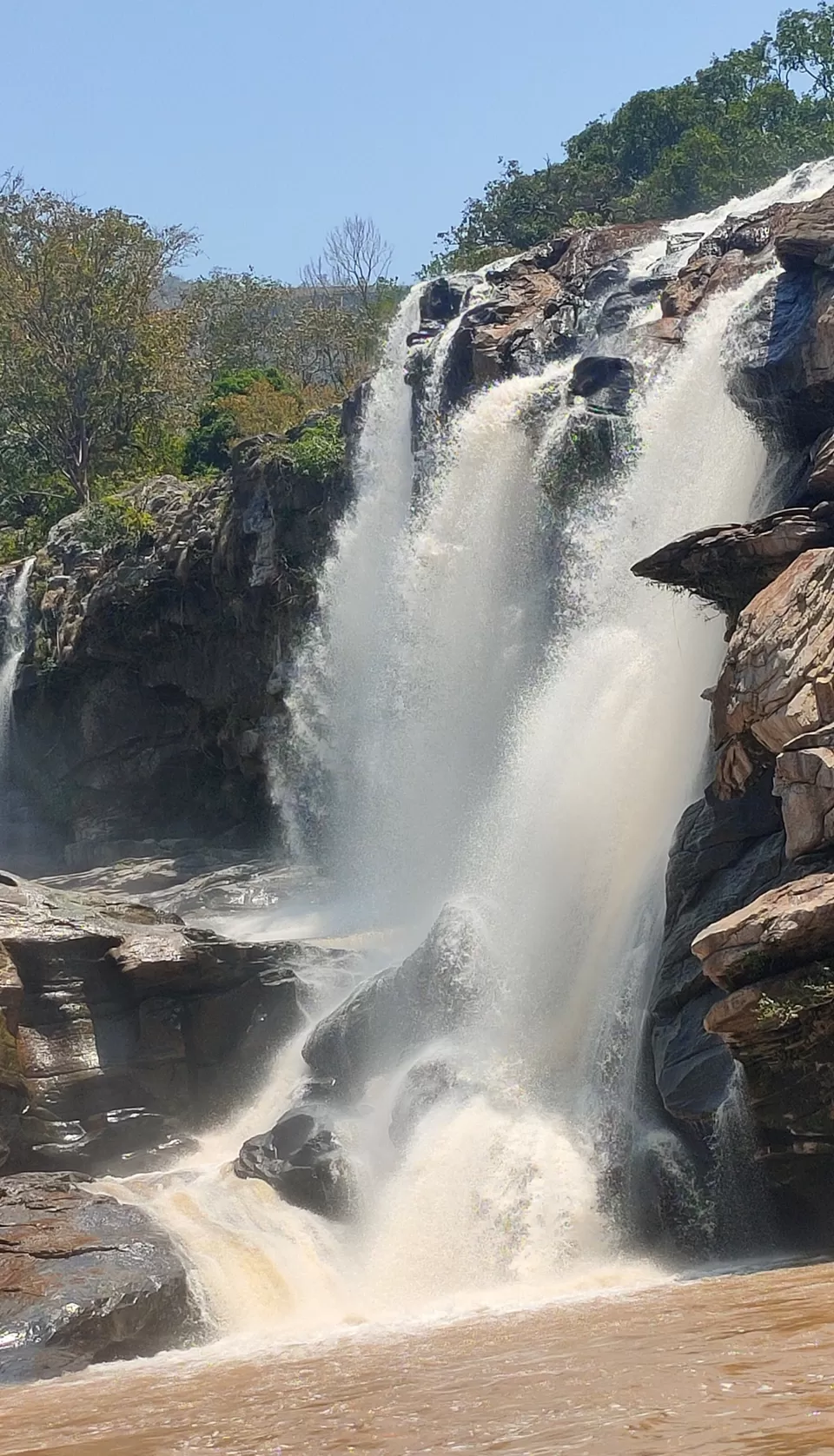 Photo of Thoovanam Waterfalls, Marayoor, Kerala, India by DeePassionateWanderer