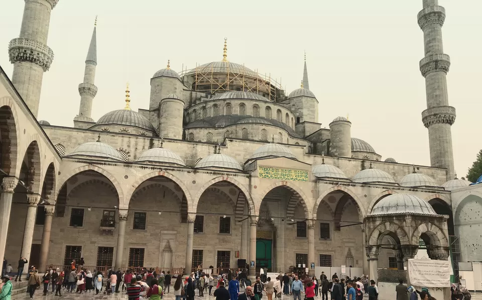 Photo of İstanbul, Turkey by Savvy Fernweh