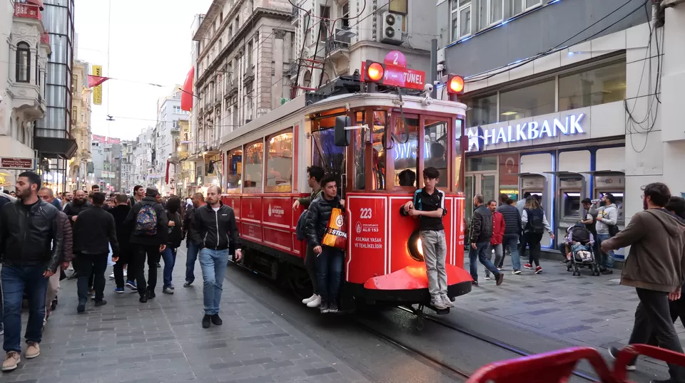 Photo of İstanbul, Turkey by Savvy Fernweh