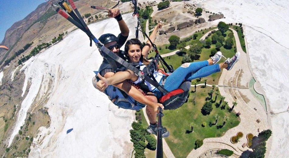 Photo of Paragliding over Pamukkale: Add it to your bucket list 3/4 by Mehmet Çamoğlu