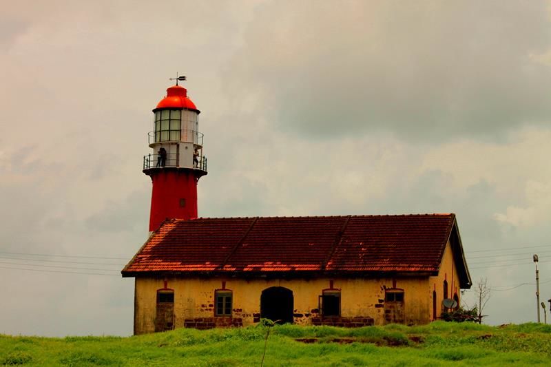 Photo of Jaigad Light House, Ratnagiri, Maharashtra, India by The Barefoot Wanderer - Nupur Kohli