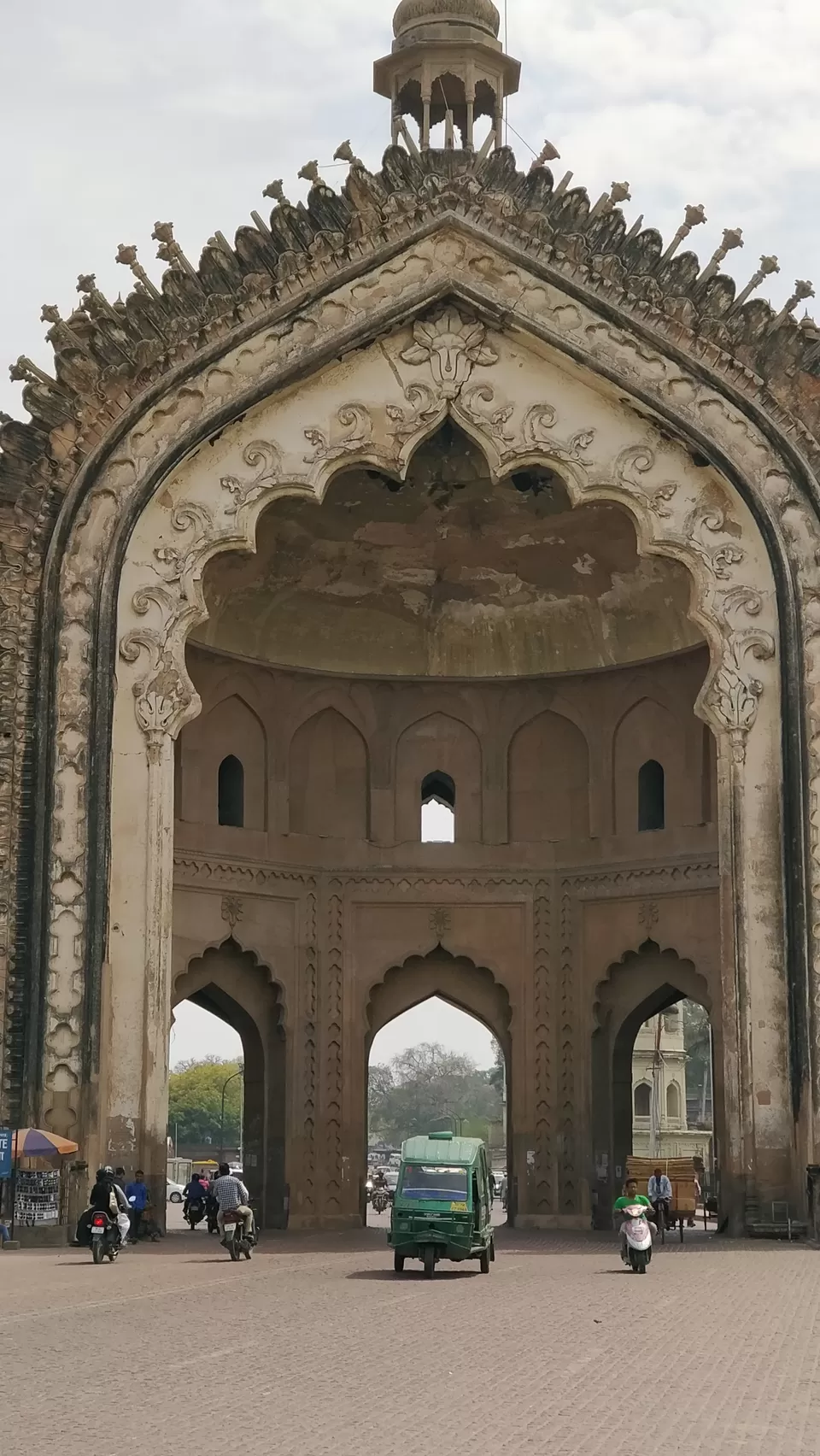 Photo of Rumi Darwaza, Hussainabad Road, Lajpat Nagar Colony, Lajpat Nagar, Machchhi Bhavan, Lucknow, Uttar Pradesh, India by banjara_stories