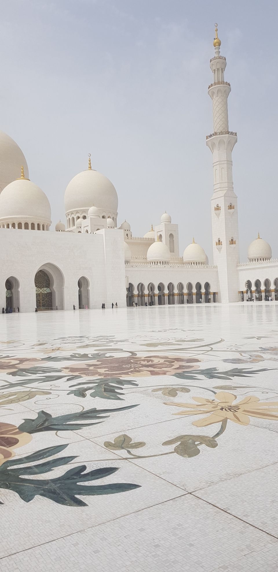 Photo of Grand Mosque by Mukhtar Qureshi l Dubai