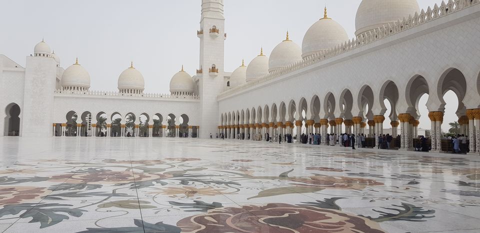Photo of Grand Mosque by Mukhtar Qureshi l Dubai