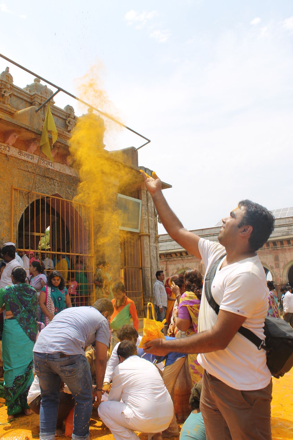Photo of Yelkot Yelkot.. Jai Malhar!!! #jejuri #roadtrip #maharshtra by Jyotin Prachand