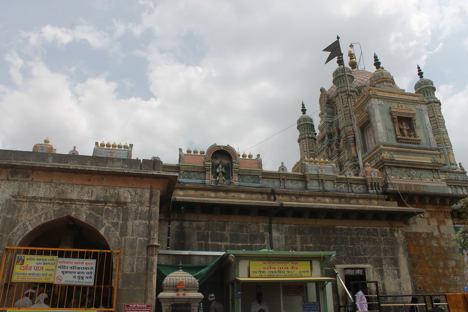 Photo of Yelkot Yelkot.. Jai Malhar!!! #jejuri #roadtrip #maharshtra by Jyotin Prachand