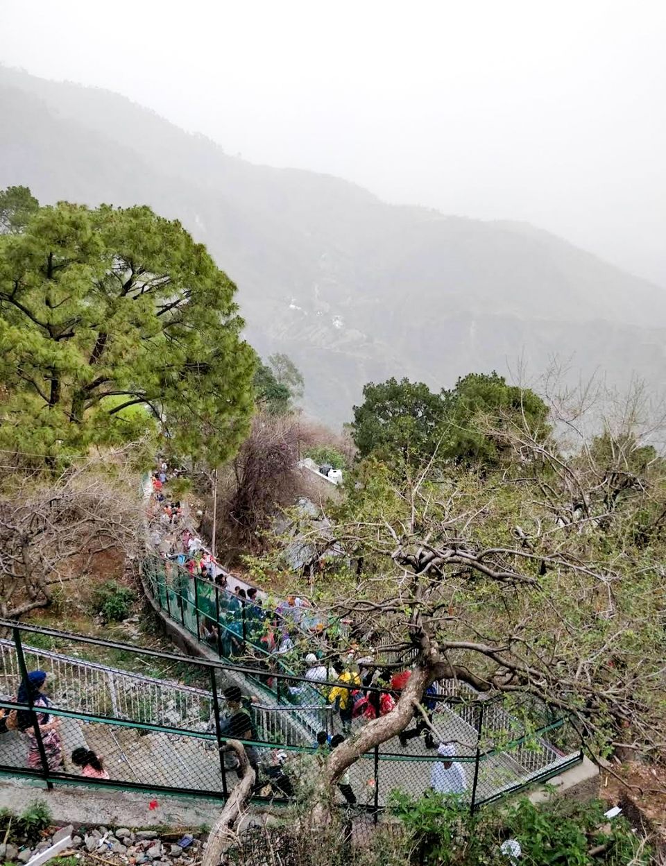 Photo of नवरात्रि में मोबाइल से कर सकेंगे माता वैष्णो देवी के लाइव ‘दर्शन’ by Yadav Vishal