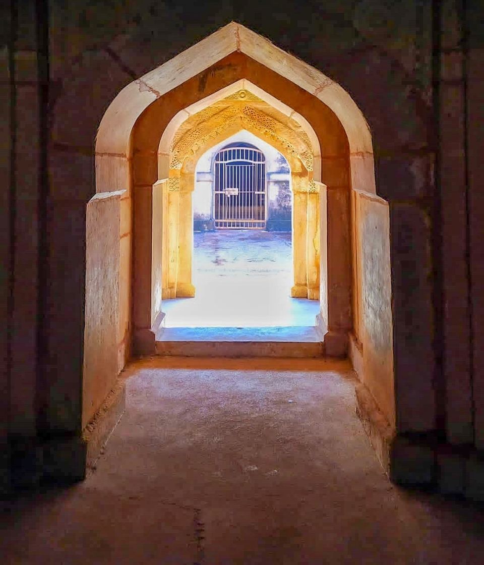 Photo of जानिए एक इतिहासकार प्रेमी के लिए क्यों खास है उत्तर प्रदेश का चुनारगढ़ फोर्ट ? by Yadav Vishal