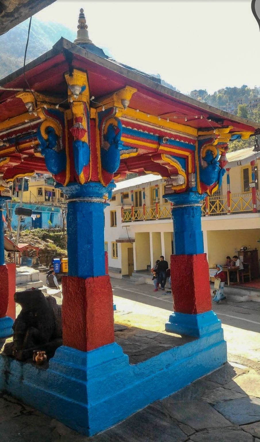 Photo of ऊखीमठ: भगवान केदारनाथ और मदमहेश्वर का शीतकालीन प्रवास, धारत्तुर परकोटा शैली से निर्मित हैं यह मंदिर by Yadav Vishal