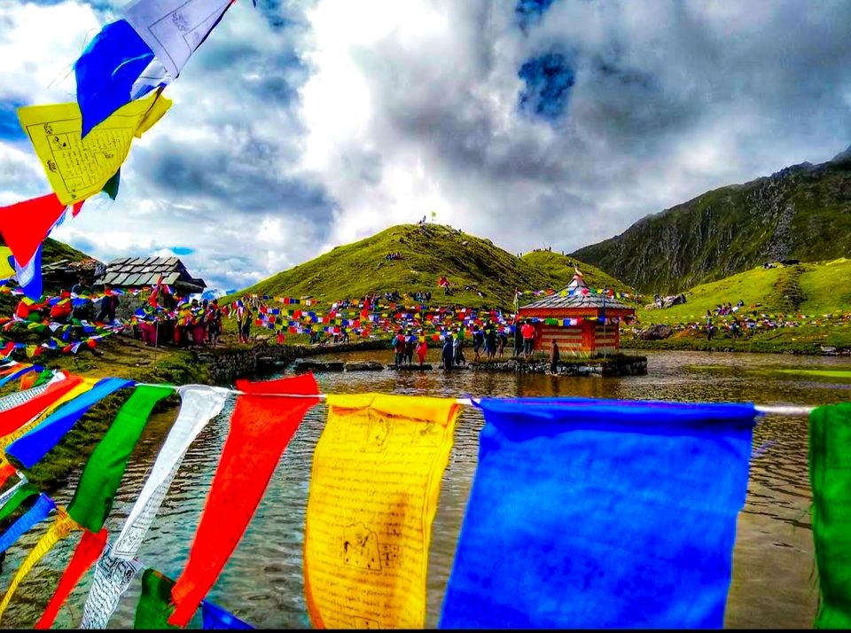 Photo of झील के बीच मे है दुनिया का सबसे ऊंचा भगवान कृष्ण का मंदिर,दर्शन के लिए पार करना होगा 11 km का ट्रैक by Yadav Vishal