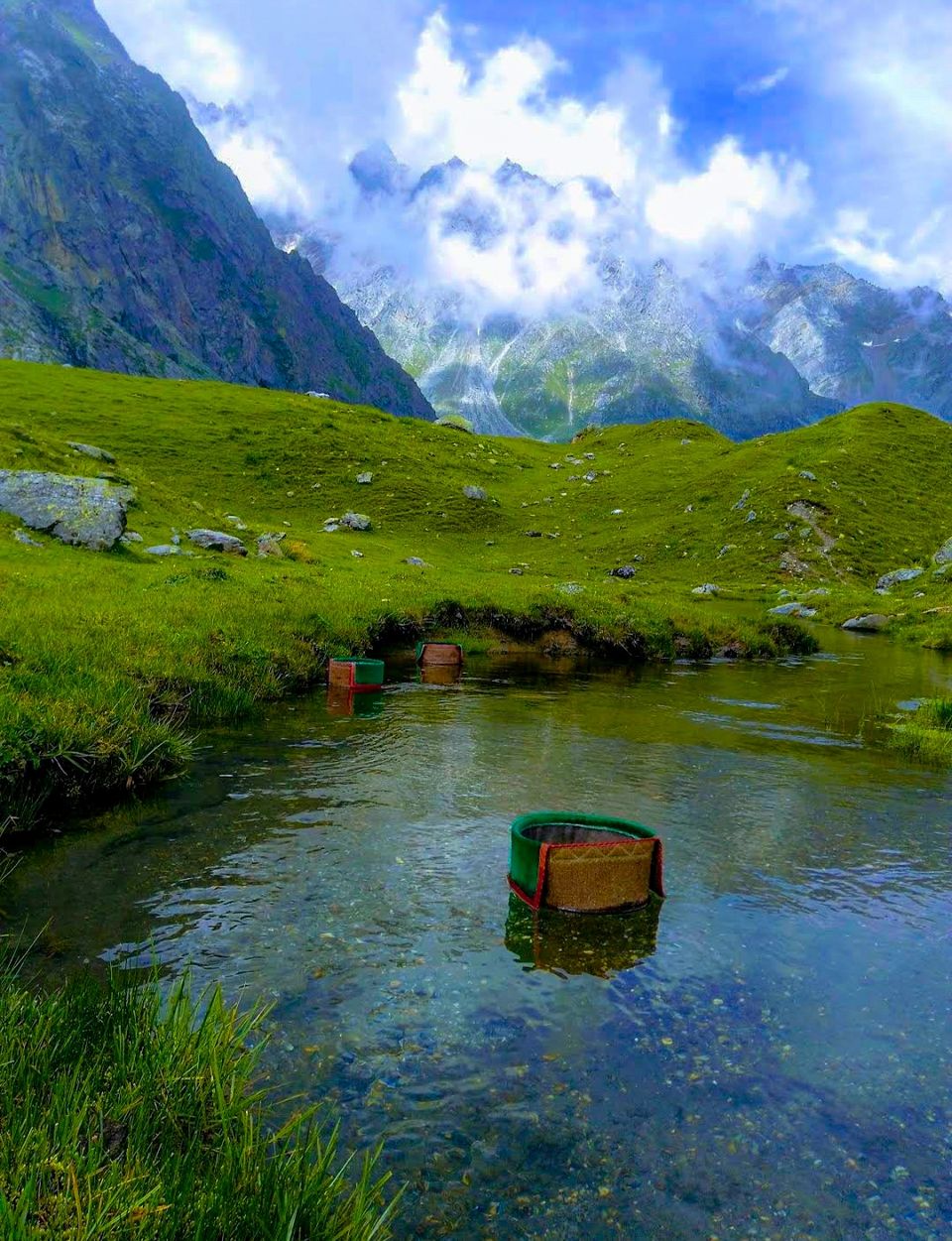 Photo of झील के बीच मे है दुनिया का सबसे ऊंचा भगवान कृष्ण का मंदिर,दर्शन के लिए पार करना होगा 11 km का ट्रैक by Yadav Vishal