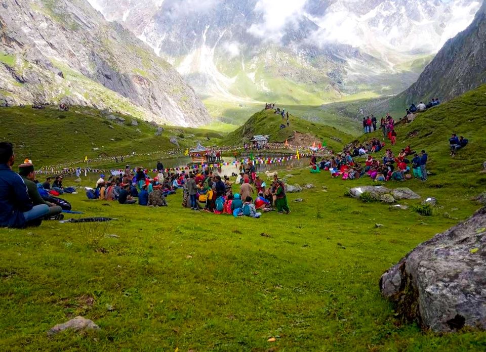 Photo of झील के बीच मे है दुनिया का सबसे ऊंचा भगवान कृष्ण का मंदिर,दर्शन के लिए पार करना होगा 11 km का ट्रैक by Yadav Vishal