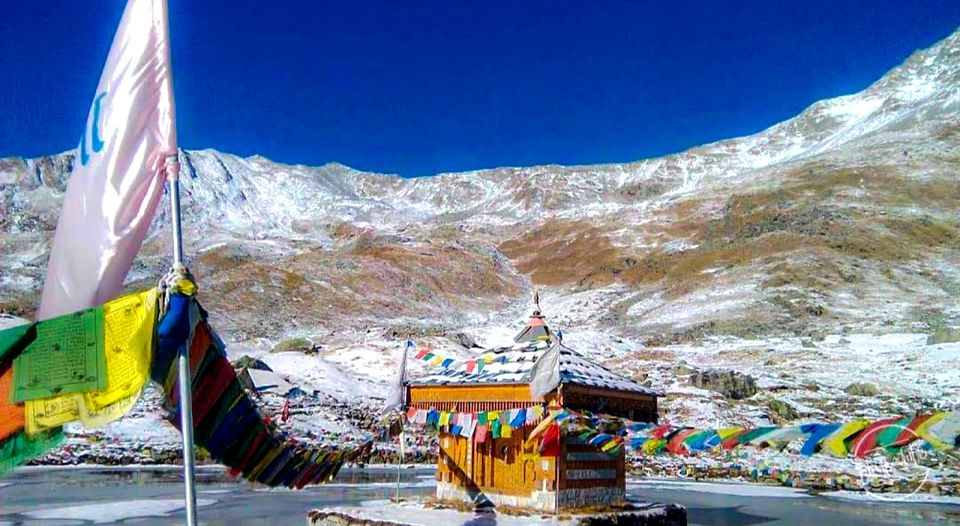 Photo of झील के बीच मे है दुनिया का सबसे ऊंचा भगवान कृष्ण का मंदिर,दर्शन के लिए पार करना होगा 11 km का ट्रैक by Yadav Vishal