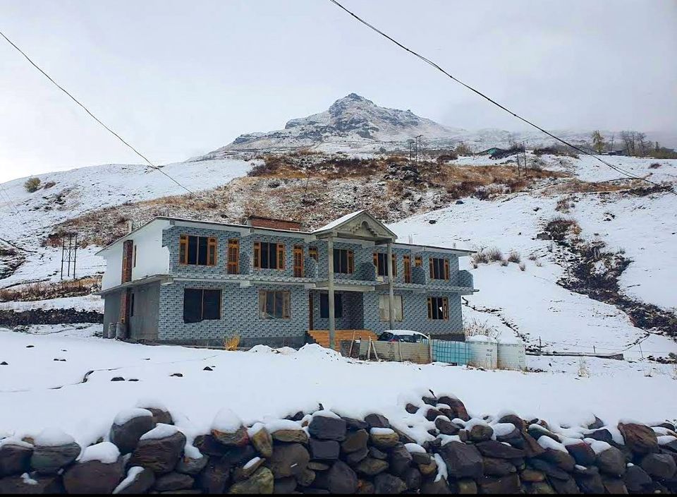 Photo of किसी बच्चे की मासूमियत की तरह ही खूबसूरत हैं हिमाचल प्रदेश का सिसु गांव by Yadav Vishal