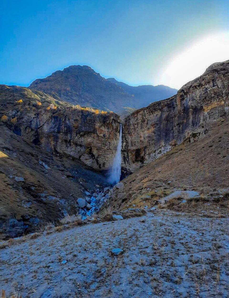 Photo of किसी बच्चे की मासूमियत की तरह ही खूबसूरत हैं हिमाचल प्रदेश का सिसु गांव by Yadav Vishal