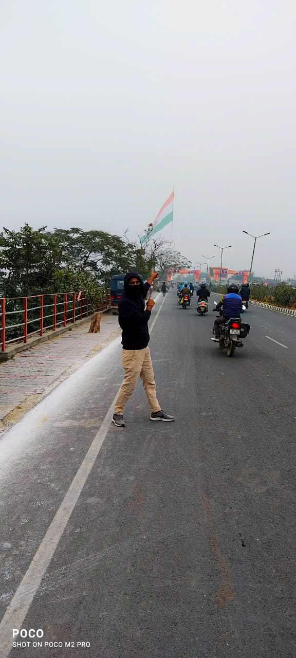 Photo of पूर्वांचल के मरीन ड्राइव पर लहराया प्रदेश का सबसे ऊंचा तिरंगा by Yadav Vishal