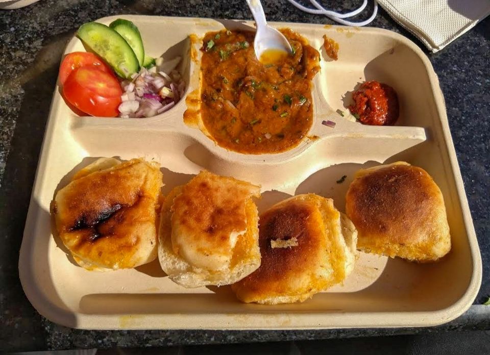 Photo of मसाला चौक : एक ओपन-एयर फ़ूड कोर्ट जहां सभी लोकप्रिय स्ट्रीट फूड इकट्ठे एक जगह पर ही मिल जाते हैं। by Yadav Vishal
