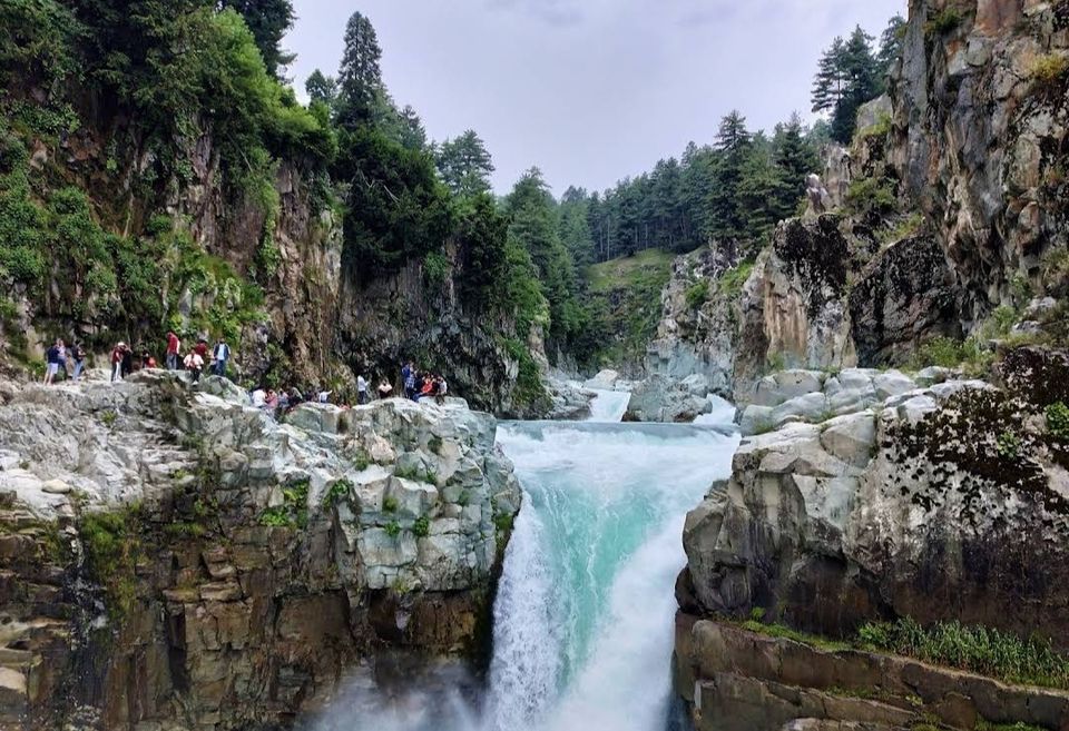 Photo of अहरबल वॉटरफॉल: कश्मीर के स्वर्ग का एक टुकड़ा by Yadav Vishal
