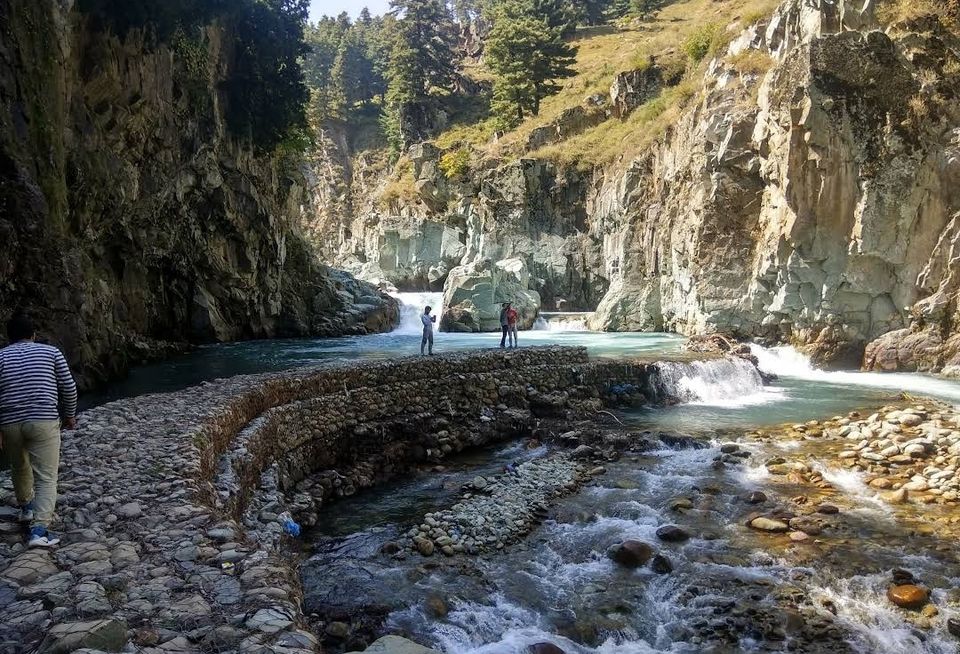 Photo of अहरबल वॉटरफॉल: कश्मीर के स्वर्ग का एक टुकड़ा by Yadav Vishal