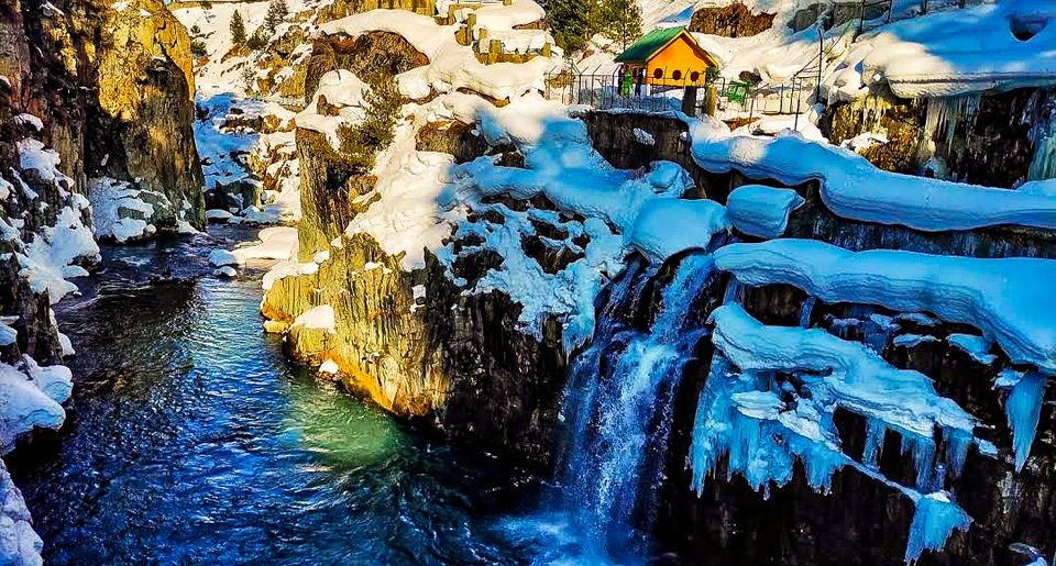 Photo of अहरबल वॉटरफॉल: कश्मीर के स्वर्ग का एक टुकड़ा by Yadav Vishal