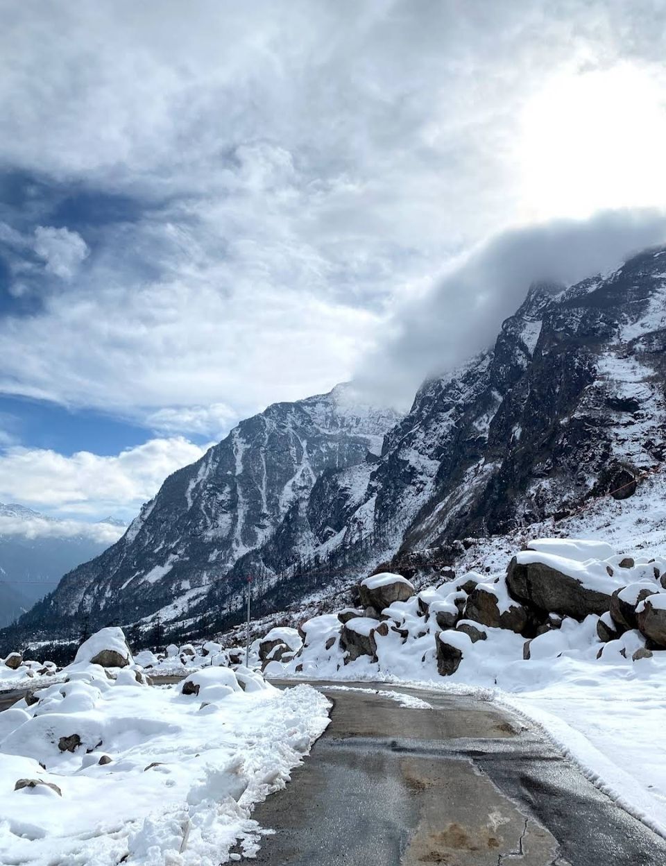 Photo of भारत के उत्तरी भाग में स्थित एक ऐसी जगह है जहाँ स्वर्ग पृथ्वी से मिलता है by Yadav Vishal