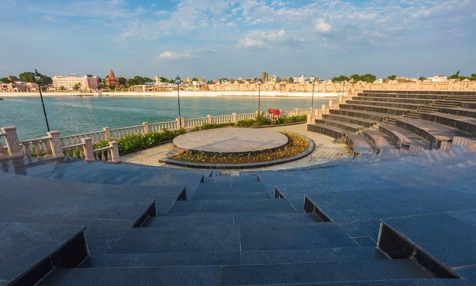 Photo of महाकालेश्वर मंदिर का कर रहें हैं प्लान तो यहां मिलेंगी समय, इतिहास और बुकिंग की पूरी जानकारी by Yadav Vishal