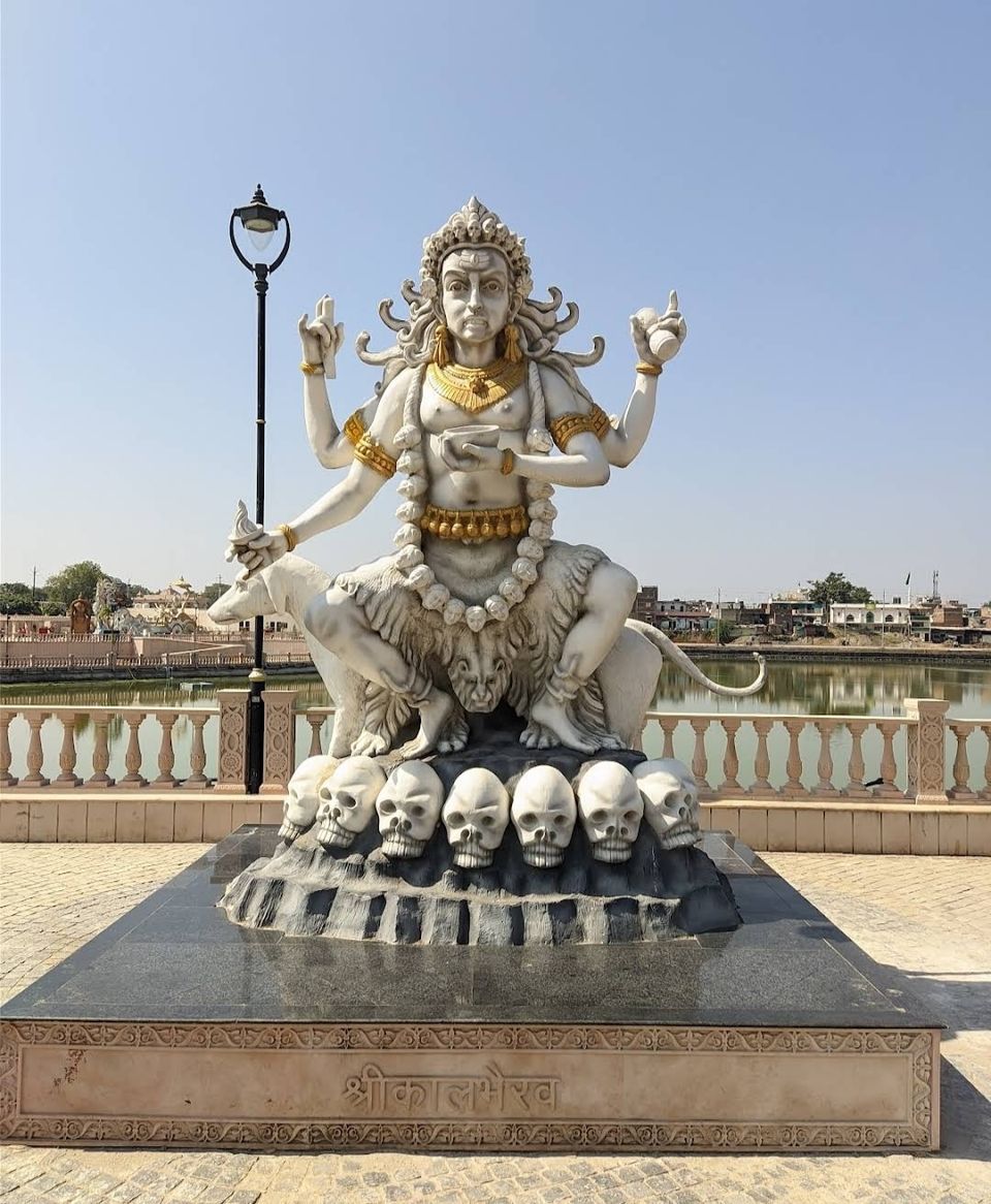 Photo of महाकालेश्वर मंदिर का कर रहें हैं प्लान तो यहां मिलेंगी समय, इतिहास और बुकिंग की पूरी जानकारी by Yadav Vishal