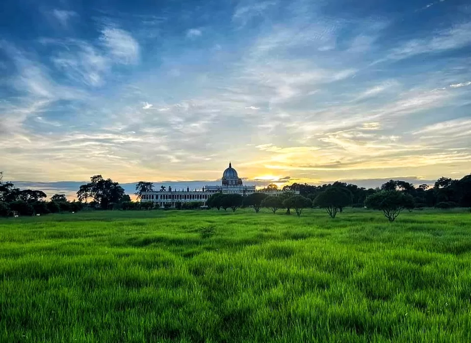 Photo of भारत का यह पैलेस जिसका डिज़ाइन लंदन के बकिंघम पैलेस से प्रेरित था। by Yadav Vishal