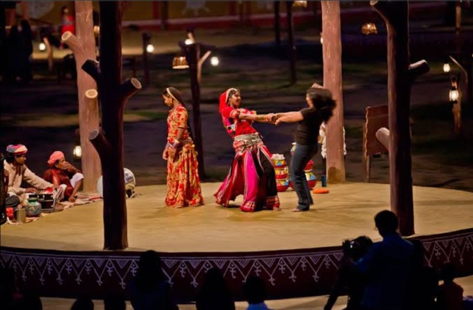 Photo of चोखी ढाणी जयपुर : एक राजस्थानी शहरी गाँव, जहा आकर आपको दिखेगी
राजस्थान की अद्भुत कला संस्कृति। by Smita Yadav