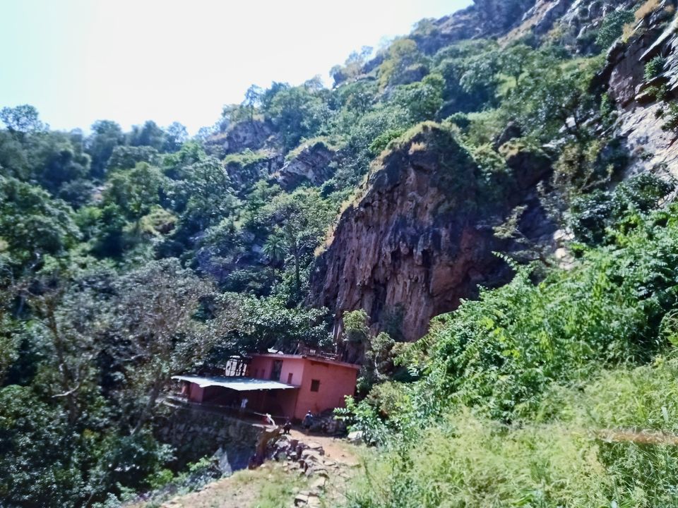 Photo of राजस्थान में भी है अमरनाथ की तरह सुरम्य पहाड़ी में शिव मंदिर : नलदेश्वर धाम, अलवर by Smita Yadav