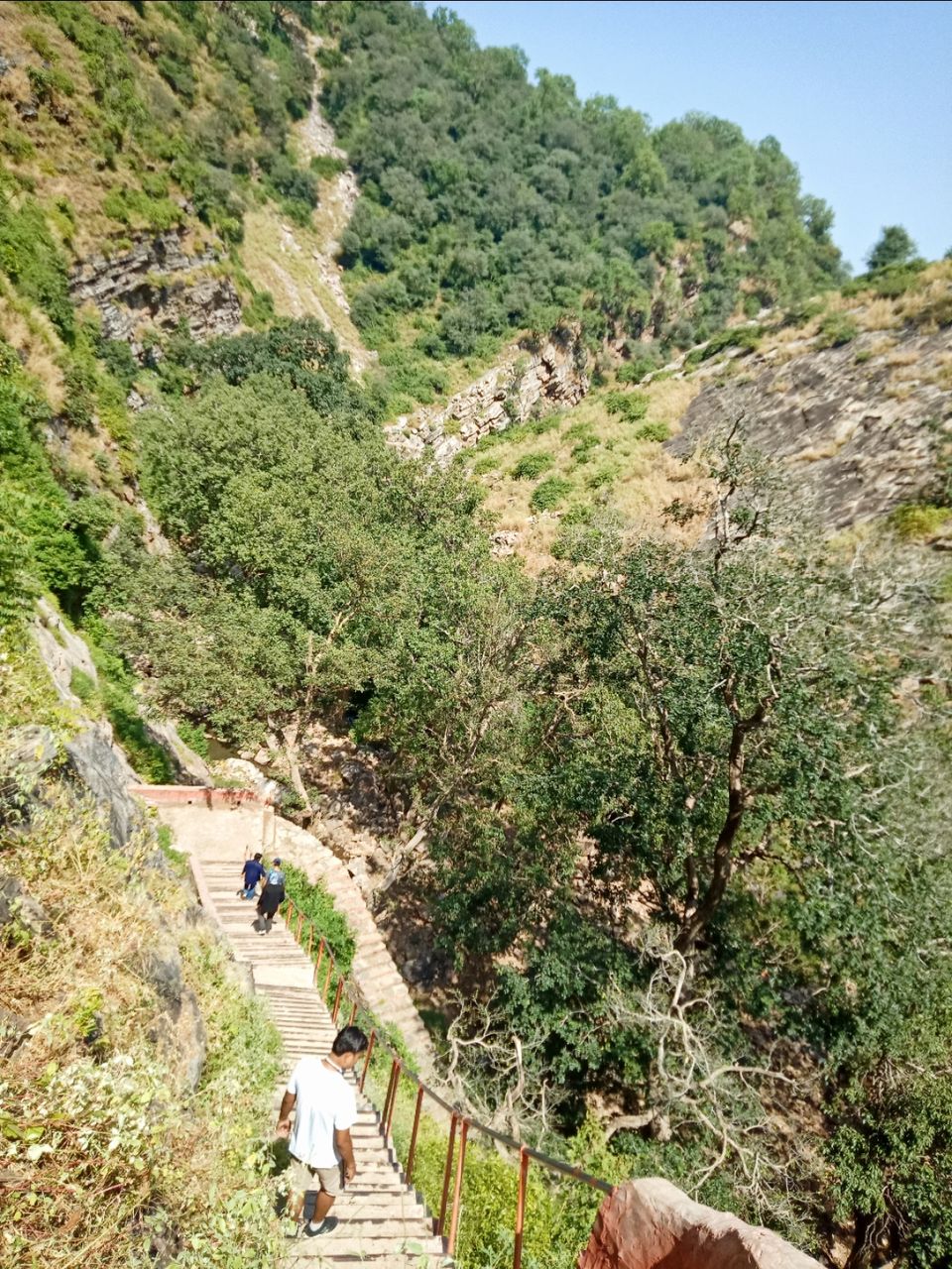 Photo of राजस्थान में भी है अमरनाथ की तरह सुरम्य पहाड़ी में शिव मंदिर : नलदेश्वर धाम, अलवर by Smita Yadav