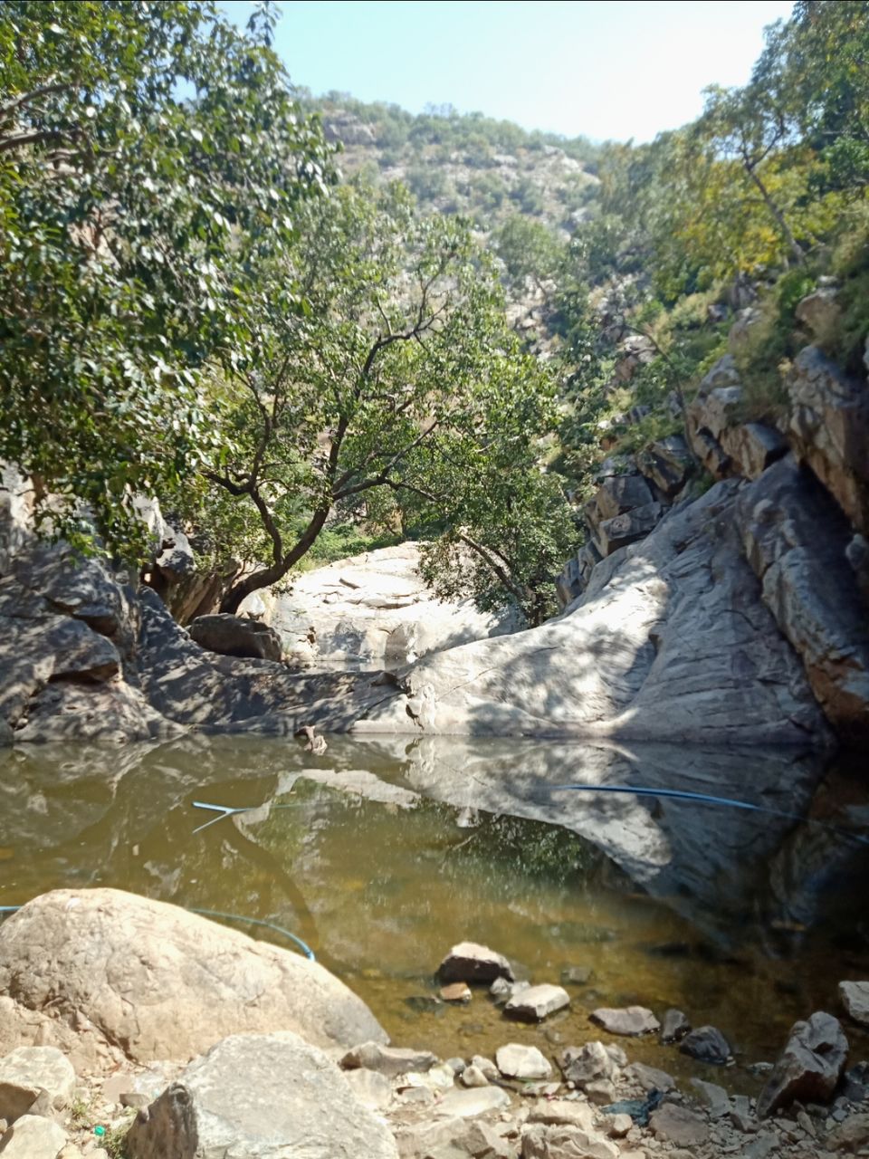 Photo of राजस्थान में भी है अमरनाथ की तरह सुरम्य पहाड़ी में शिव मंदिर : नलदेश्वर धाम, अलवर by Smita Yadav