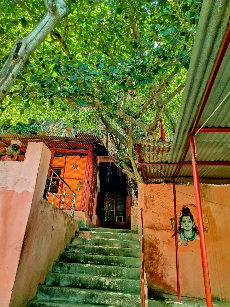 Photo of राजस्थान में भी है अमरनाथ की तरह सुरम्य पहाड़ी में शिव मंदिर : नलदेश्वर धाम, अलवर by Smita Yadav