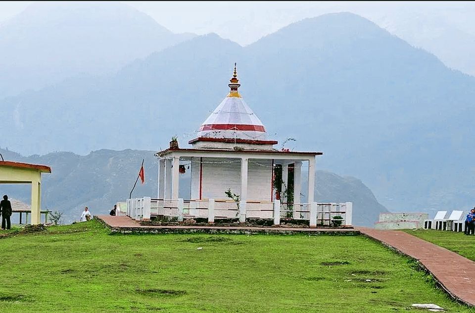 Photo of मुनस्यारी: प्रकृति की गोद में बसा एक खूबसूरत हिल स्टेशन by Smita Yadav