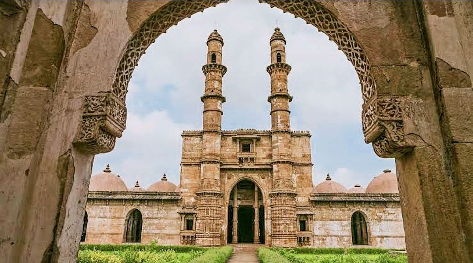 Photo of क़ुतुब मीनार के अलावा भी भारत में हैं कई प्रसिद्ध और ऊंची मीनारें by Smita Yadav