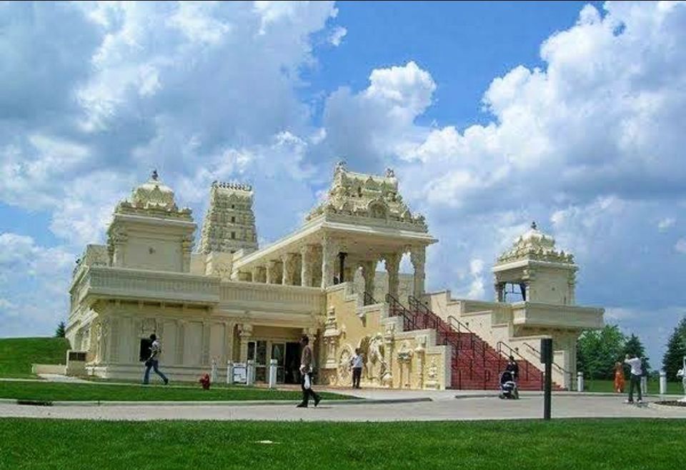 Photo of विदेशों में स्थित
ये प्रसिद्ध हिन्दू मंदिर, जो अपनी आस्था के लिए विदेशों में भी हैं प्रसिद्ध by Smita Yadav