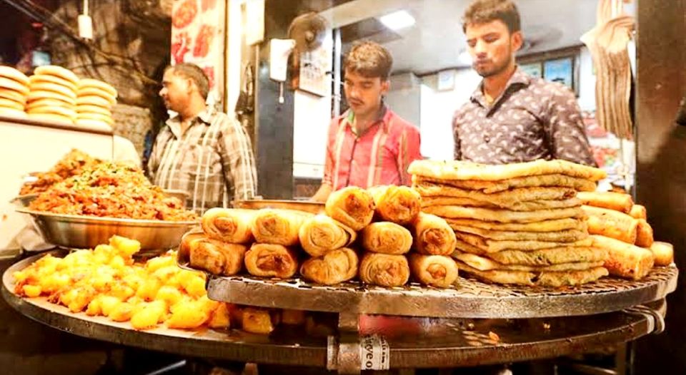 Photo of जानिए भारत की 5 मशहूर चटोरी गलियों के बारे में जहाँ से गुजरते ही आ जाएगा आपके मुँह में भी पानी! by Smita Yadav