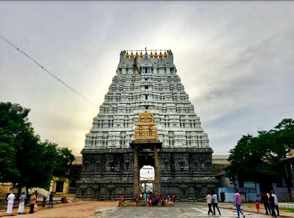 Photo of भारत के हजारों साल पुराने प्रसिद्ध मंदिर, जिनकी वास्तुकला और कलाकृति ऐसी कि आप देखते ही रह जायेंगे by Smita Yadav
